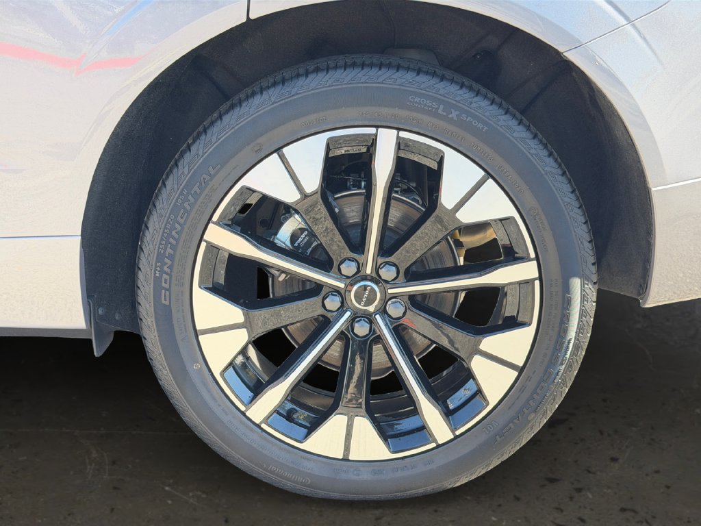 2026 Volvo XC60 Plus - Photo 27