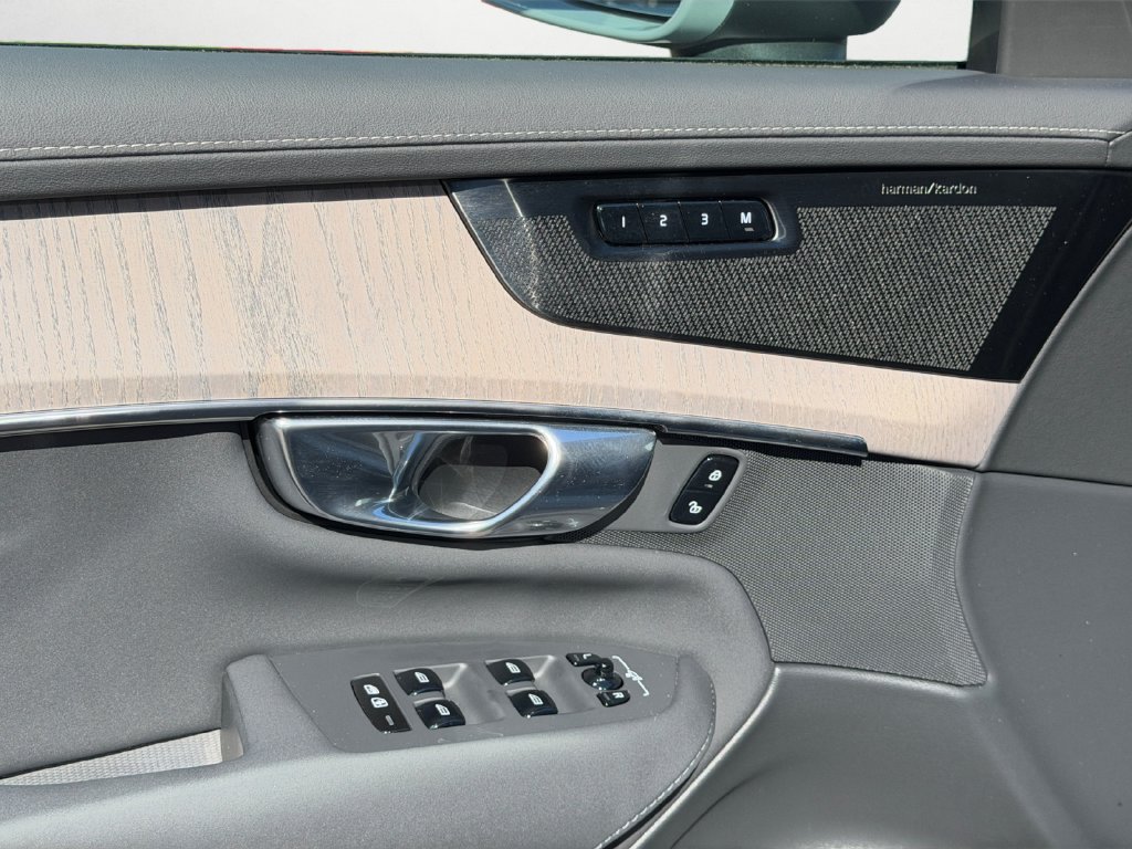 2026 Volvo XC90 Ultra - Photo 15