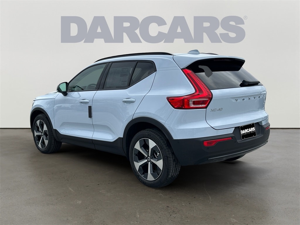 New 2026 Volvo XC40 B5 Plus SUV
