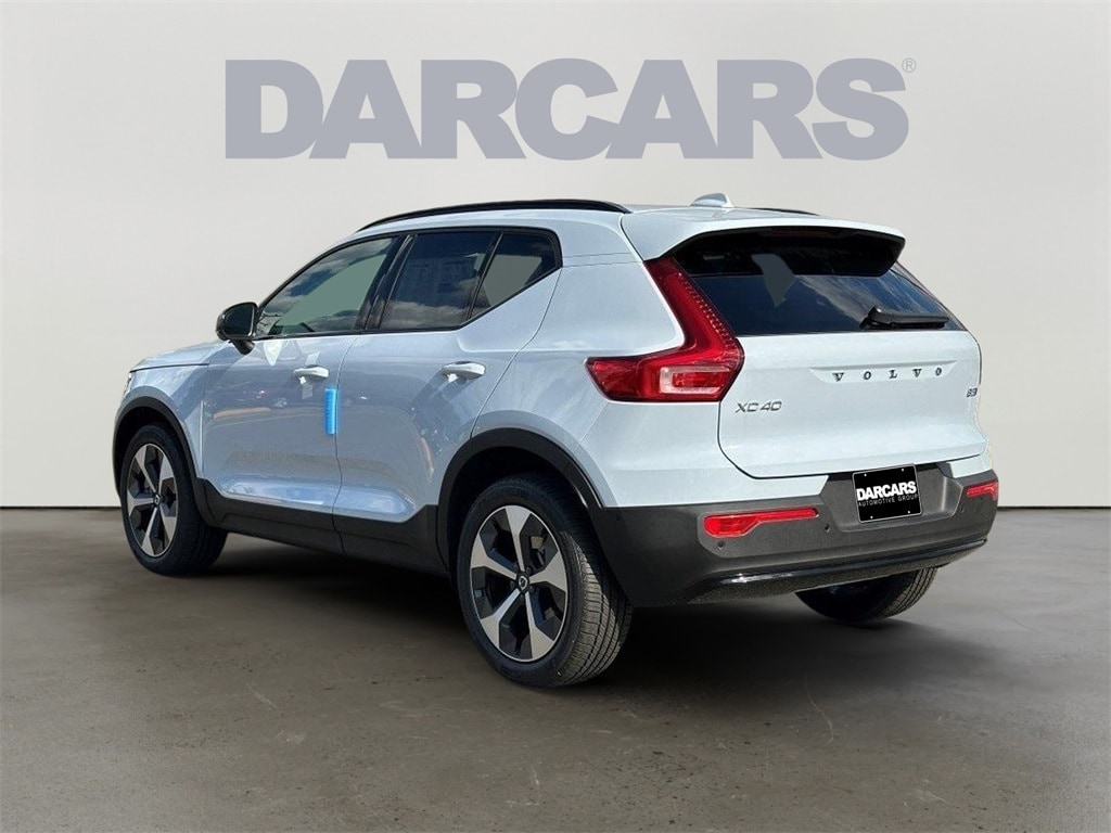 2026 Volvo XC40 Plus - Photo 3