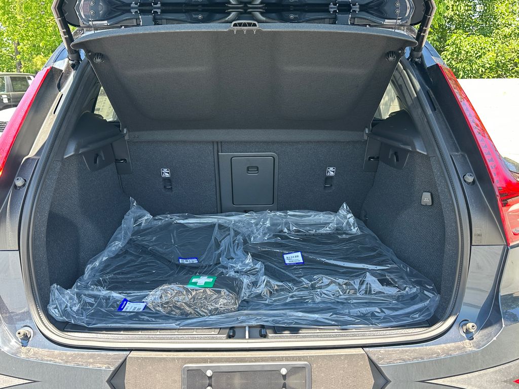 2026 Volvo XC40 Ultra Black Edition - Photo 9