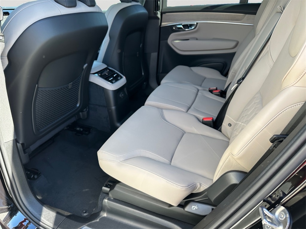 2026 Volvo XC90 Plus - Photo 10