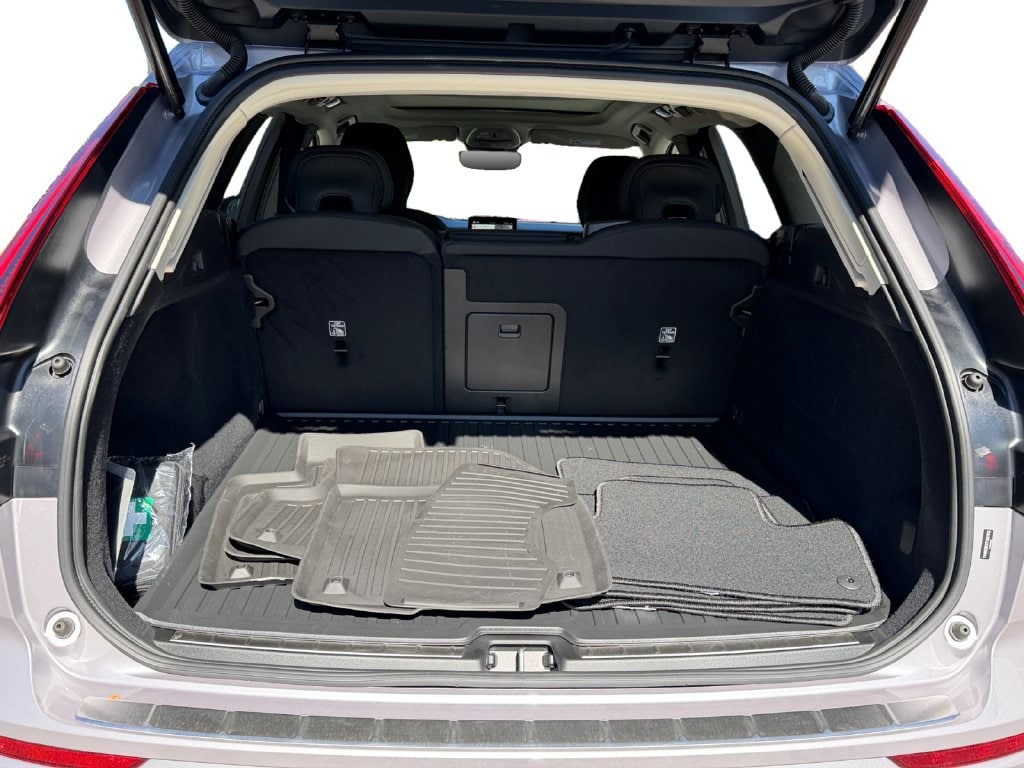 2026 Volvo XC60 Plus - Photo 11