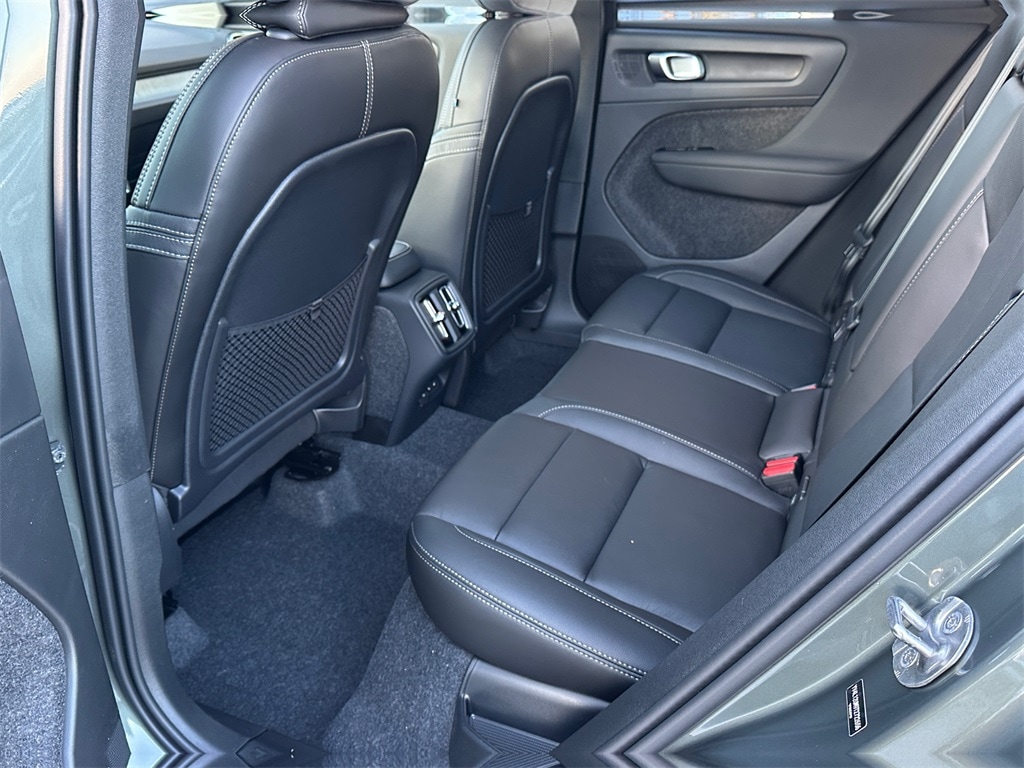 2026 Volvo XC40 Ultra - Photo 10