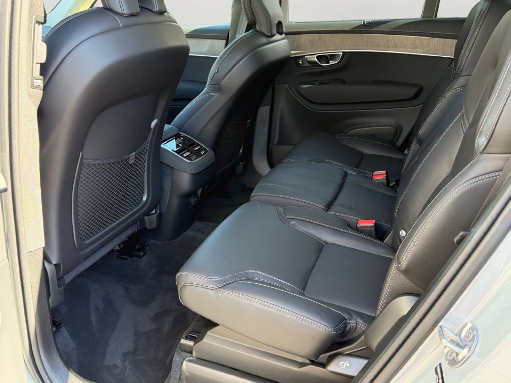 2026 Volvo XC90 Ultra - Photo 12