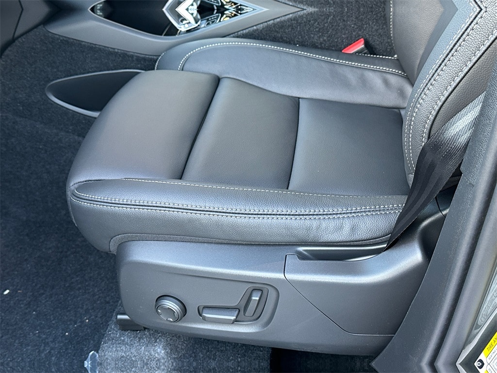 2026 Volvo XC40 Ultra - Photo 15