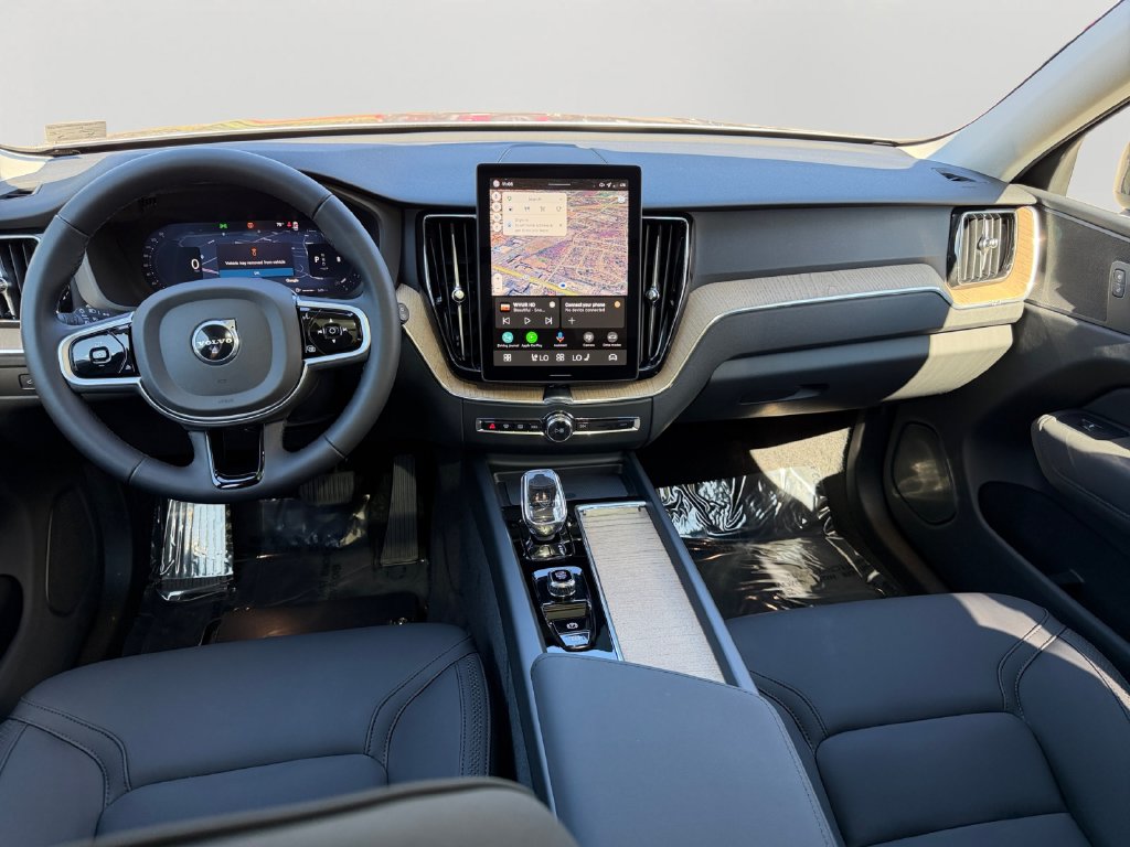 2026 Volvo XC60 Plus - Photo 13
