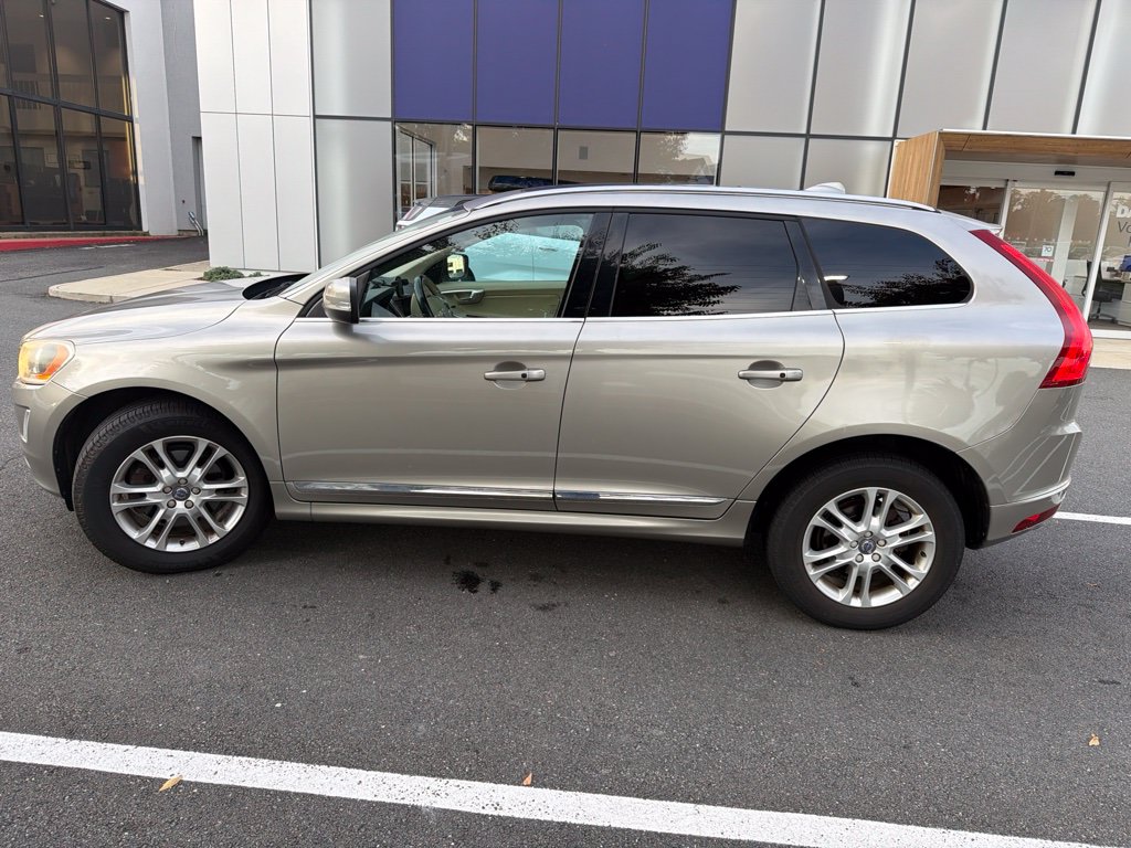 Used 2015 Volvo XC60 Premier with VIN YV4612RK3F2737629 for sale in Fairfax, VA