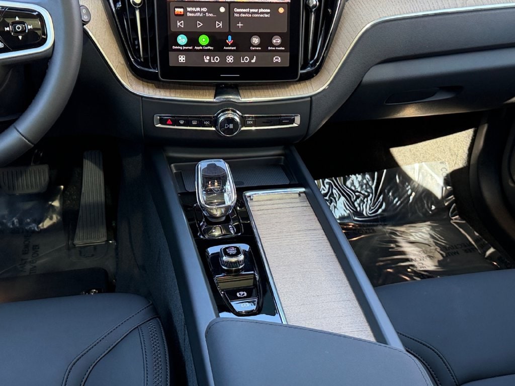 2026 Volvo XC60 Plus - Photo 14