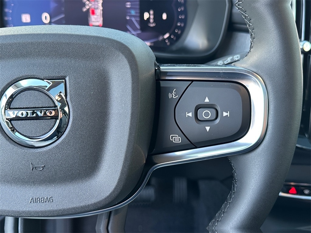 2026 Volvo XC40 Ultra - Photo 17