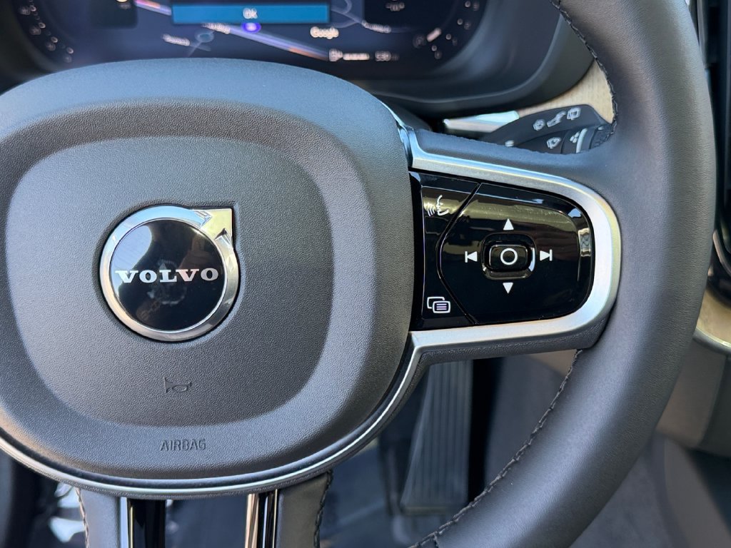 2026 Volvo XC60 Plus - Photo 19