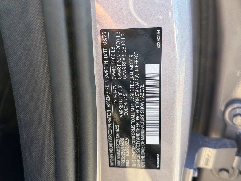 2026 Volvo XC60 Plus - Photo 30