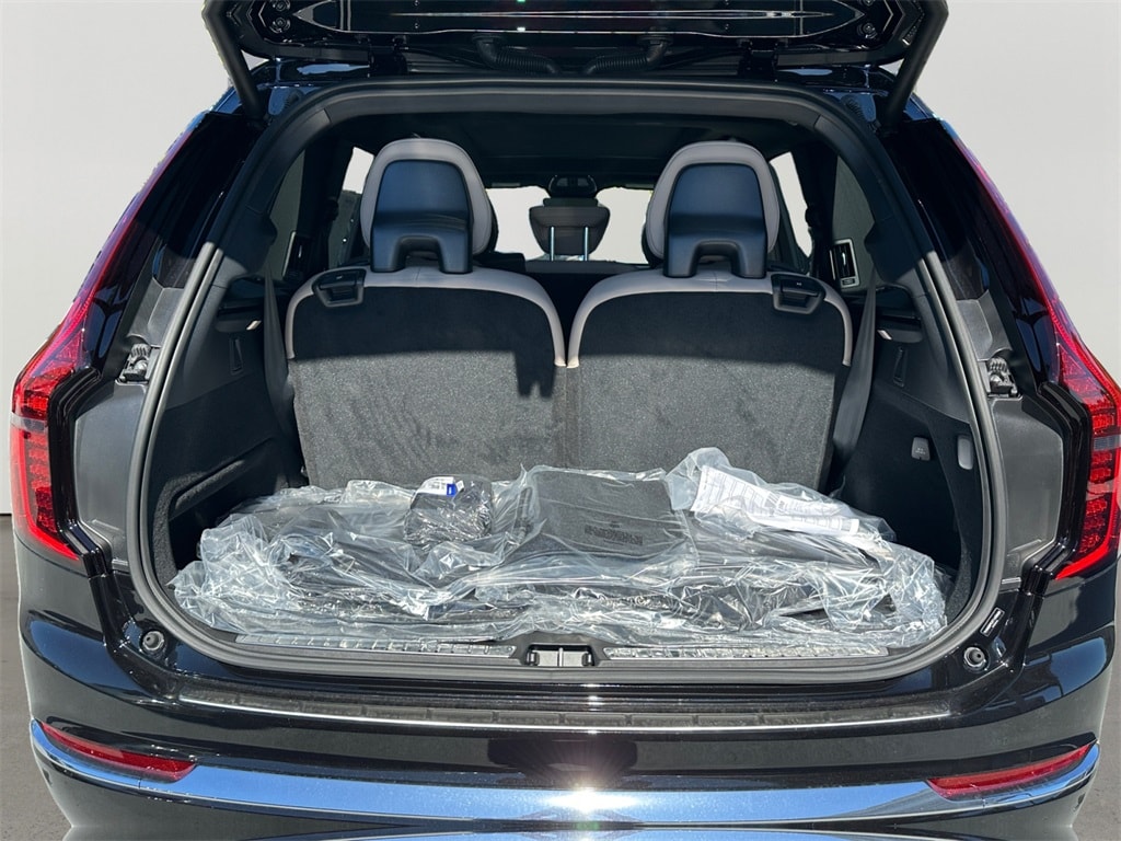 2026 Volvo XC90 Plus - Photo 9