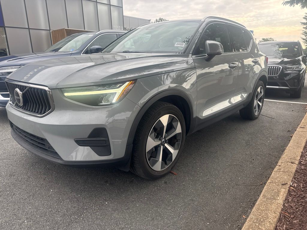 2024 Volvo XC40