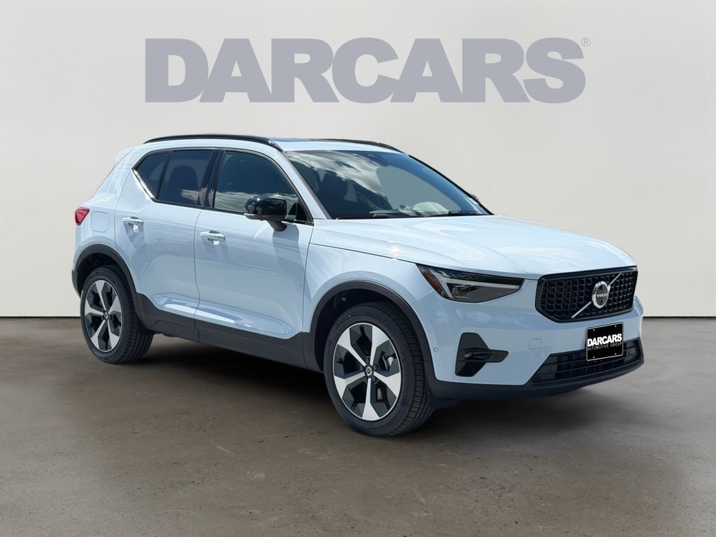New 2026 Volvo XC40 B5 Plus SUV