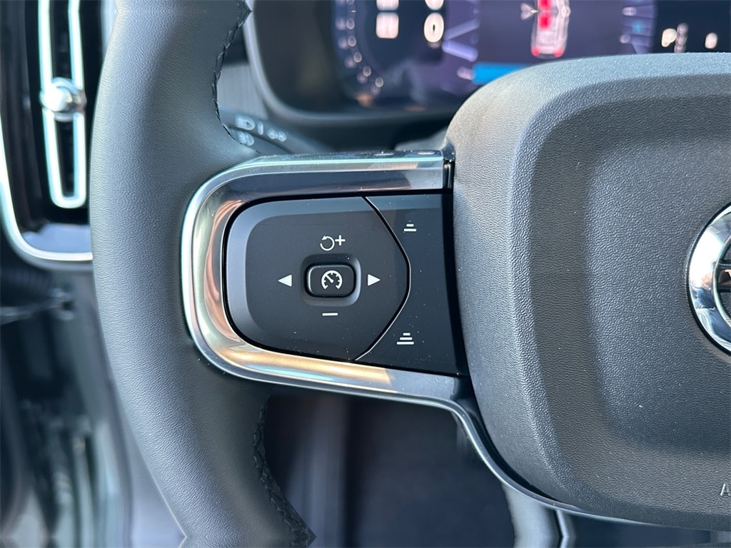 2026 Volvo XC40 Ultra - Photo 18