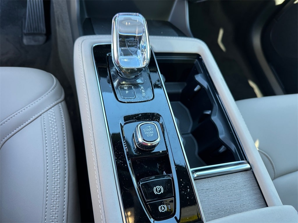 2026 Volvo XC90 Plus - Photo 22