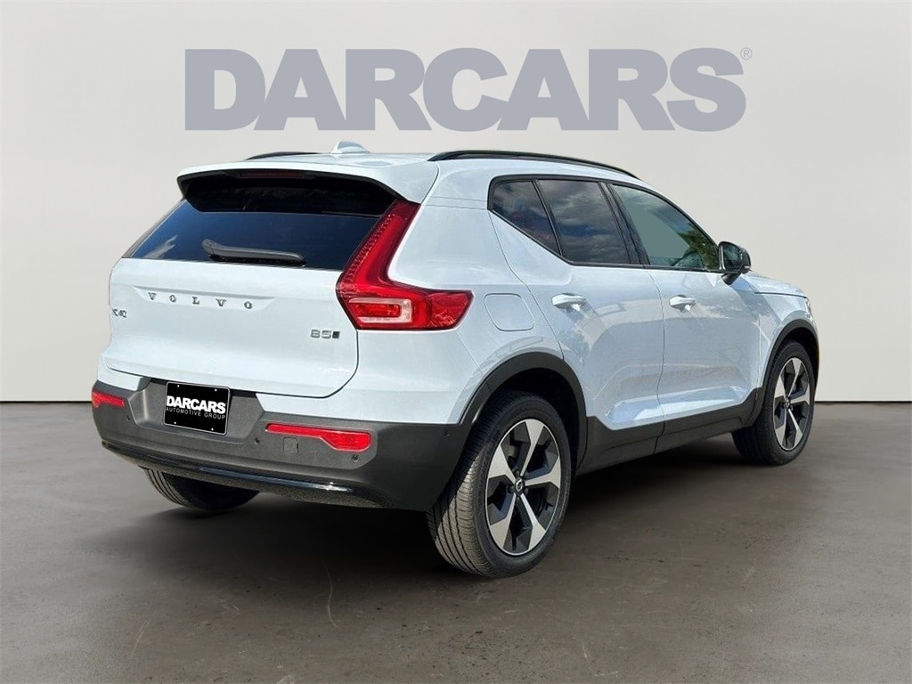 2026 Volvo XC40 Plus - Photo 4