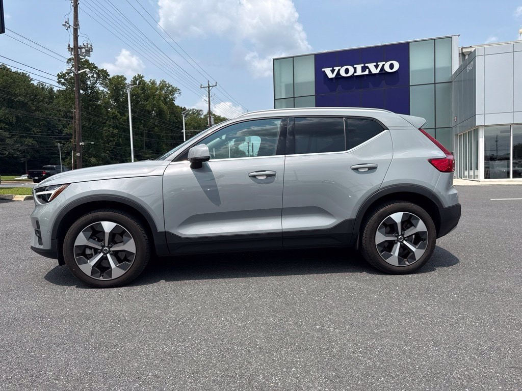 Used 2024 Volvo XC40 B5 Plus Bright Theme SUV