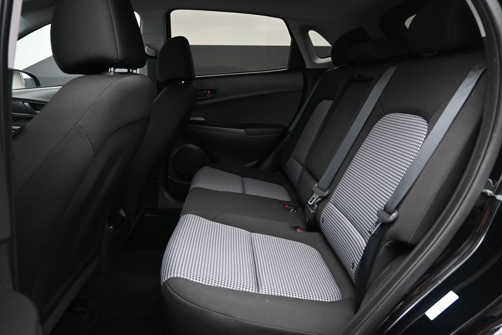 2023 Hyundai Kona SE - Photo 12
