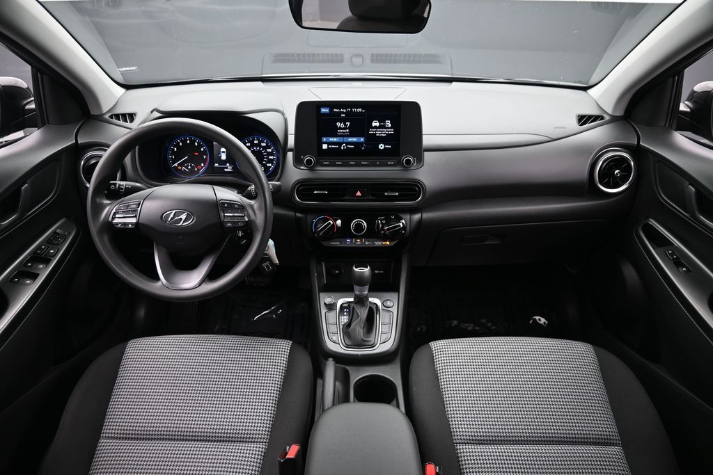 2023 Hyundai Kona SE - Photo 13