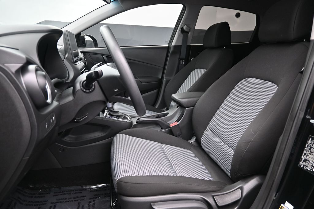 2023 Hyundai Kona SE - Photo 11