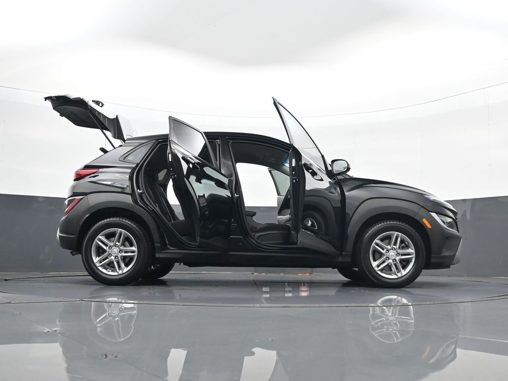 2023 Hyundai Kona SE - Photo 34