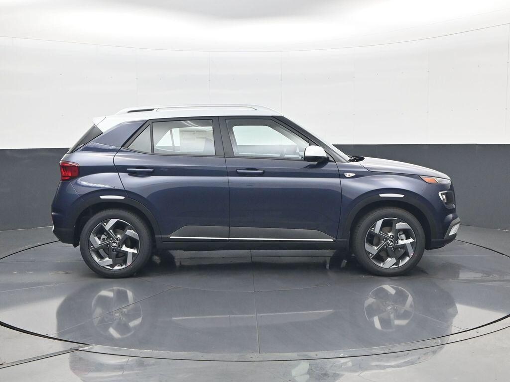 New 2026 Hyundai Venue SEL w/Two-Tone Roof SUV