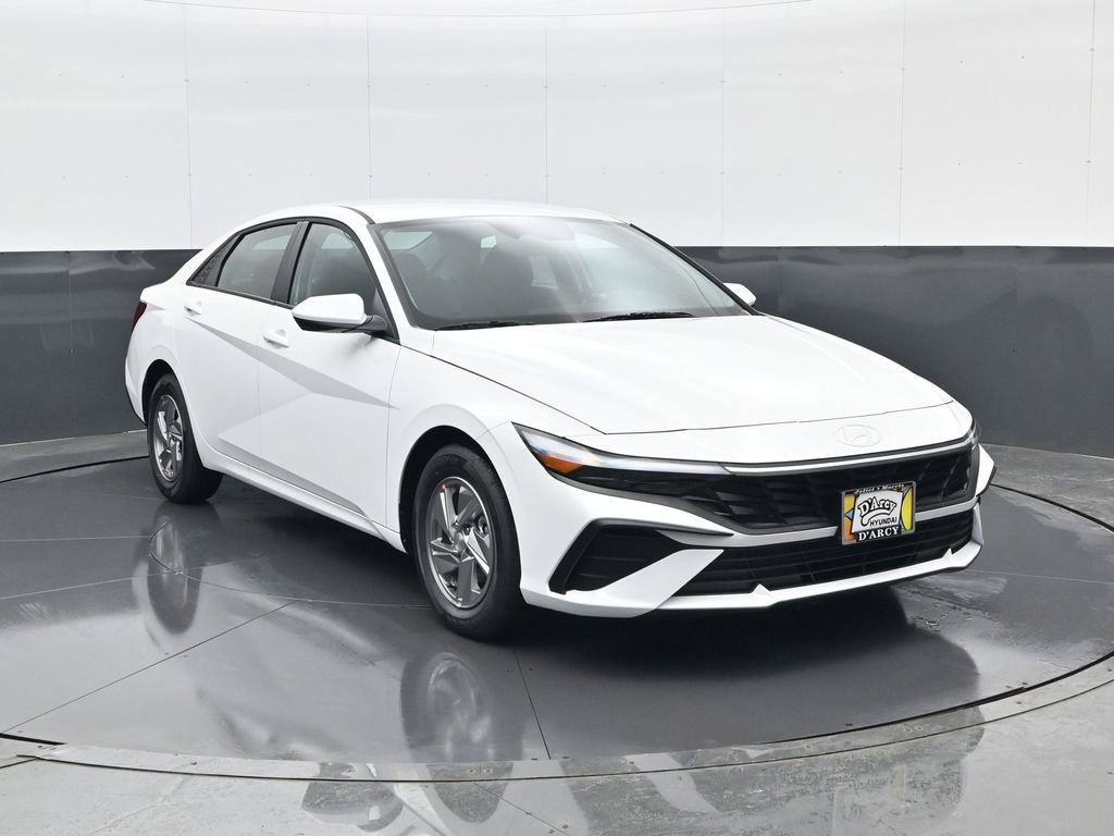 New 2026 Hyundai Elantra SE Sedan