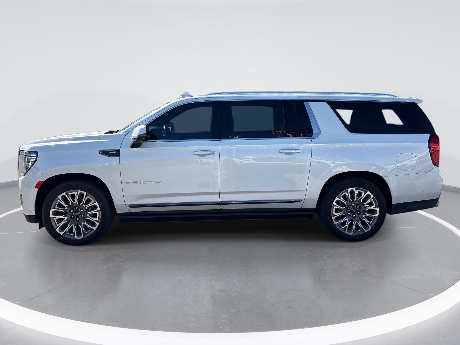Used 2024 GMC Yukon XL Denali Ultimate SUV