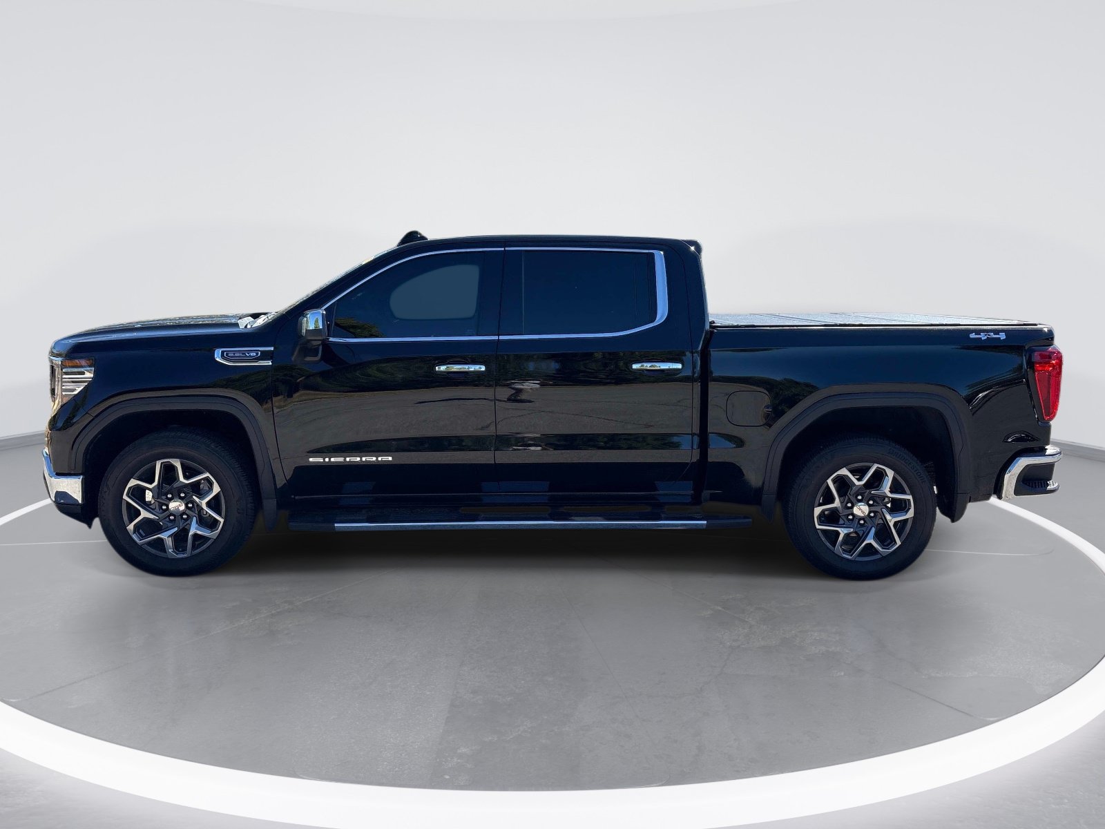 Used 2025 GMC Sierra 1500 SLT Truck Crew Cab