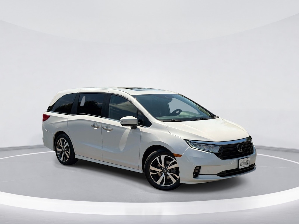 Certified 2024 Honda Odyssey Touring Minivan