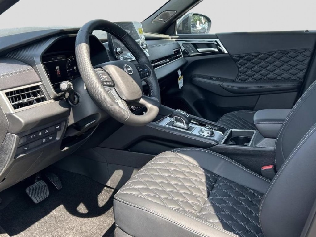 New 2026 Nissan Rogue Plug-In Hybrid Platinum SUV