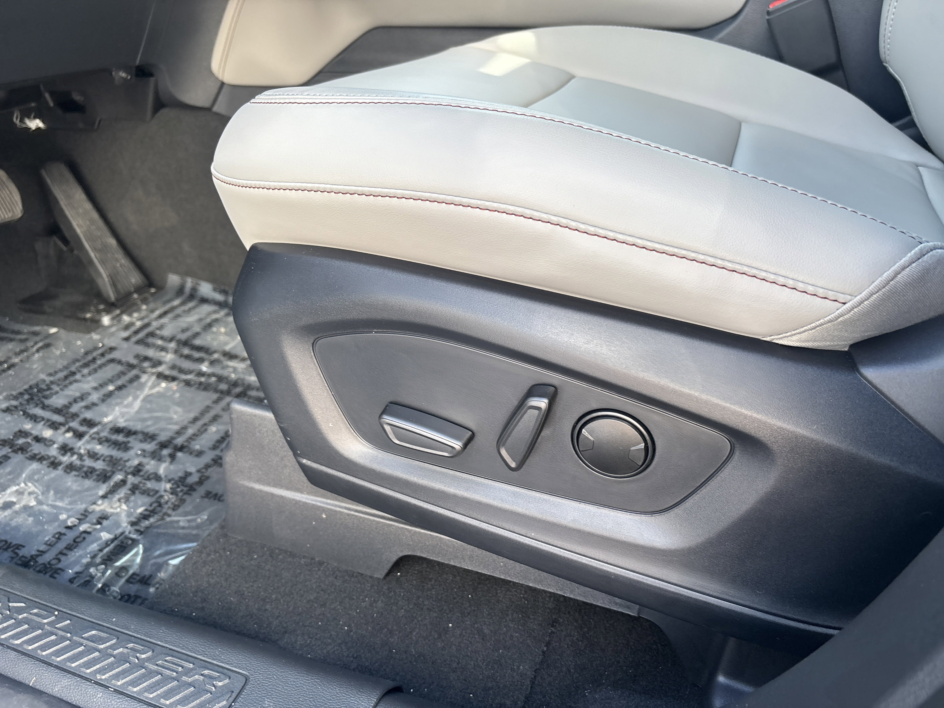 2026 Ford Explorer Active - Photo 19