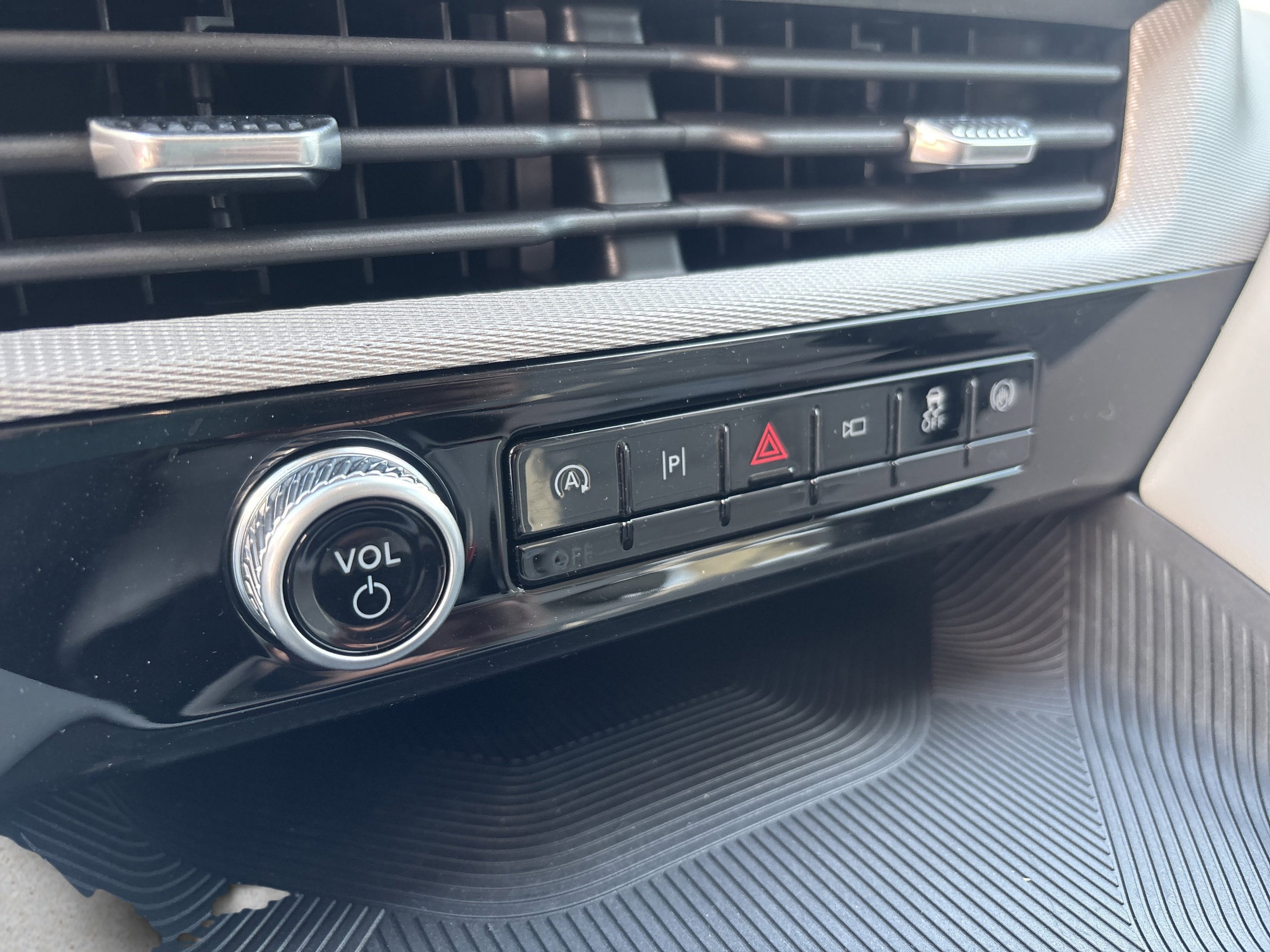 2026 Ford Explorer Active - Photo 31
