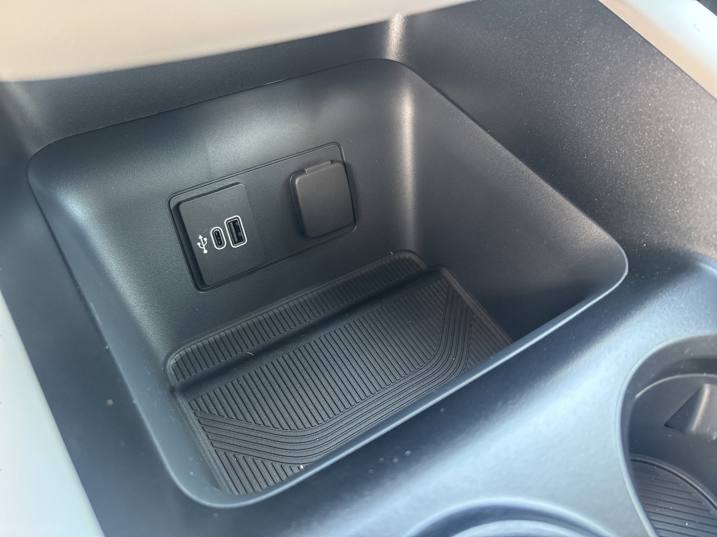 2026 Ford Explorer Active - Photo 15
