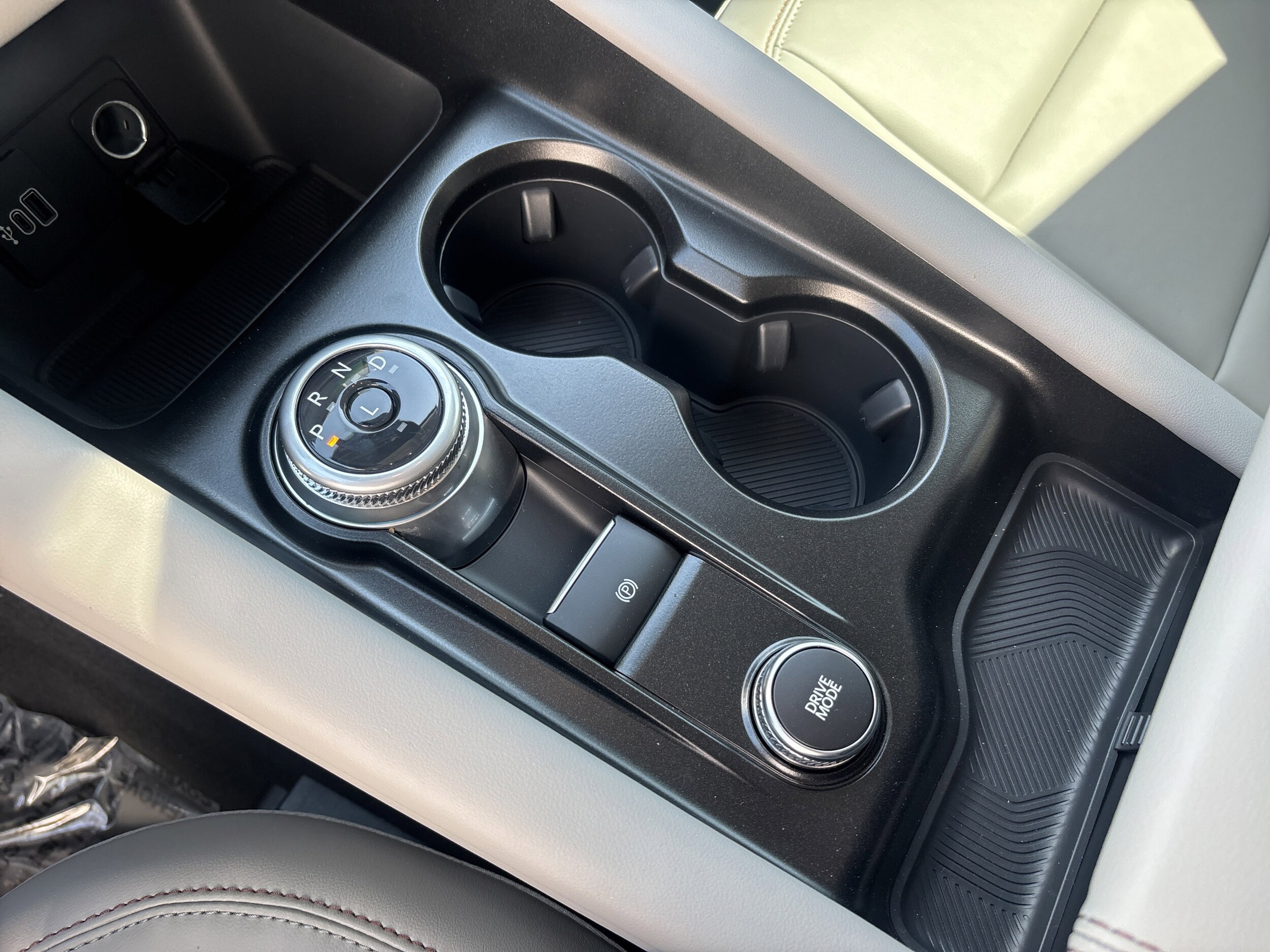 2026 Ford Explorer Active - Photo 16