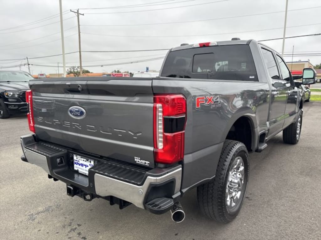 Used 2025 Ford F-350 Lariat Crew Cab