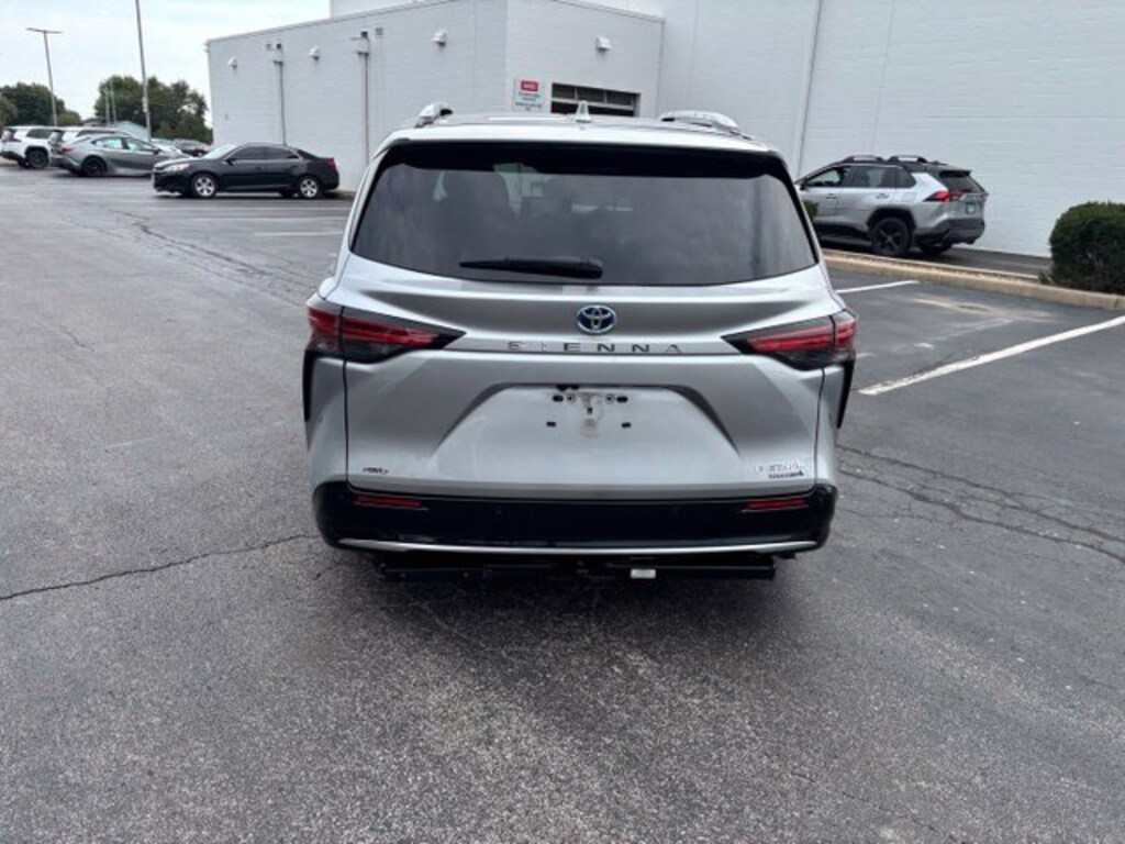 Certified 2023 Toyota Sienna Platinum Minivan/Van