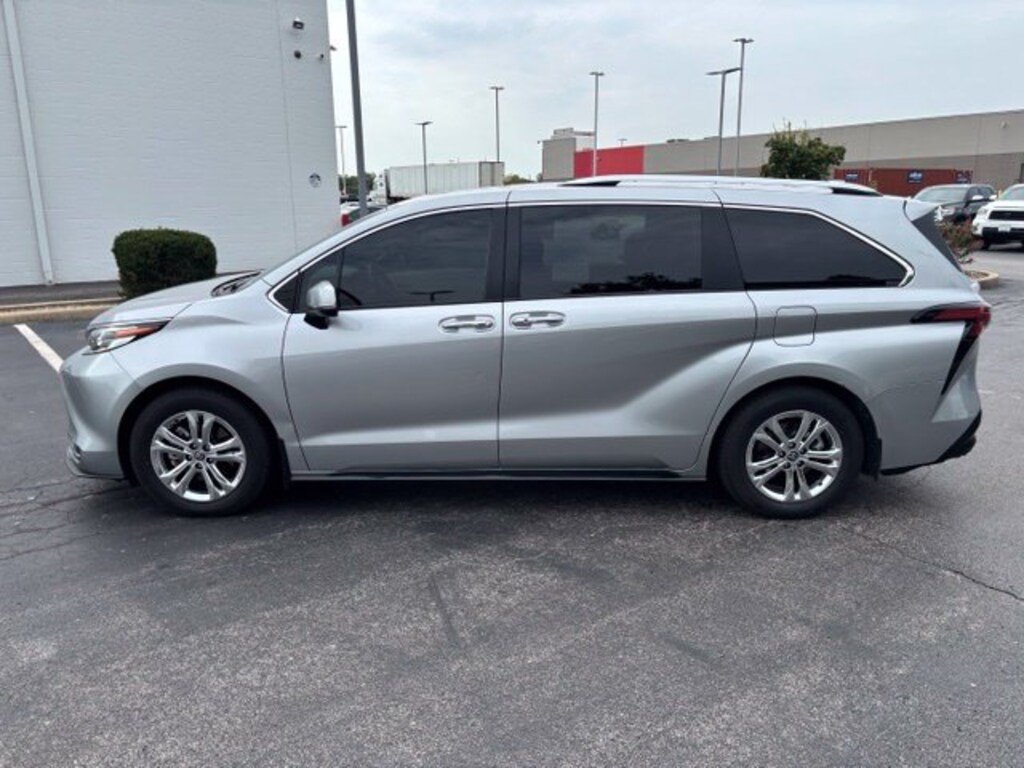 Certified 2023 Toyota Sienna Platinum Minivan/Van