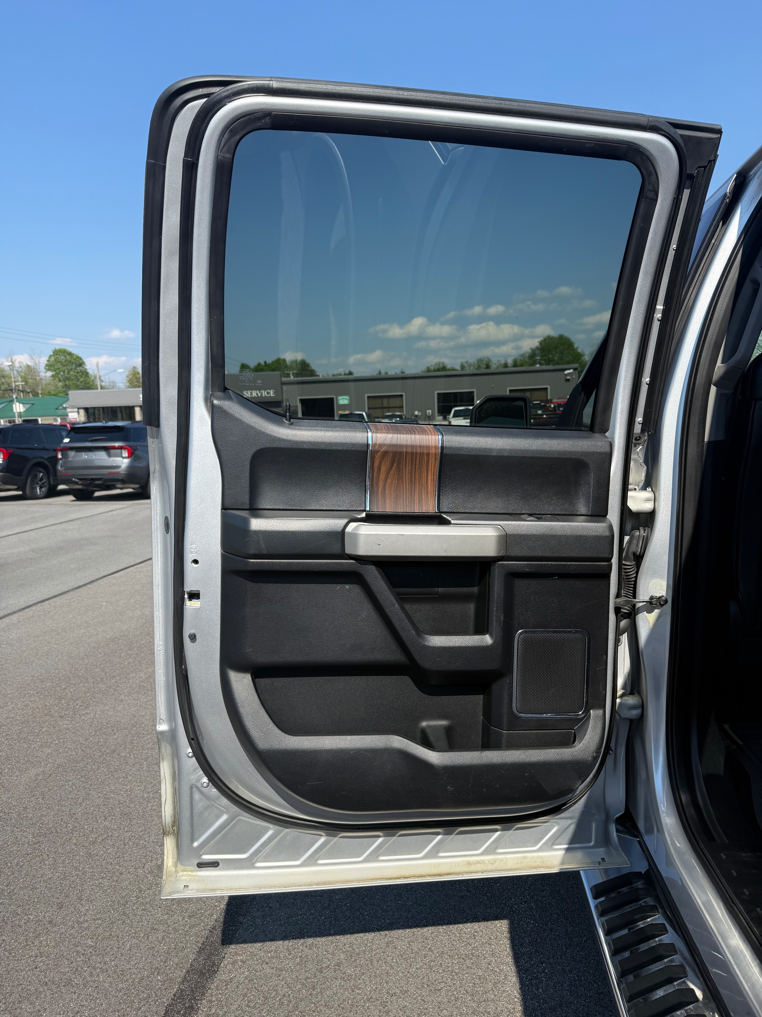 2017 Ford F-150 Lariat - Photo 16