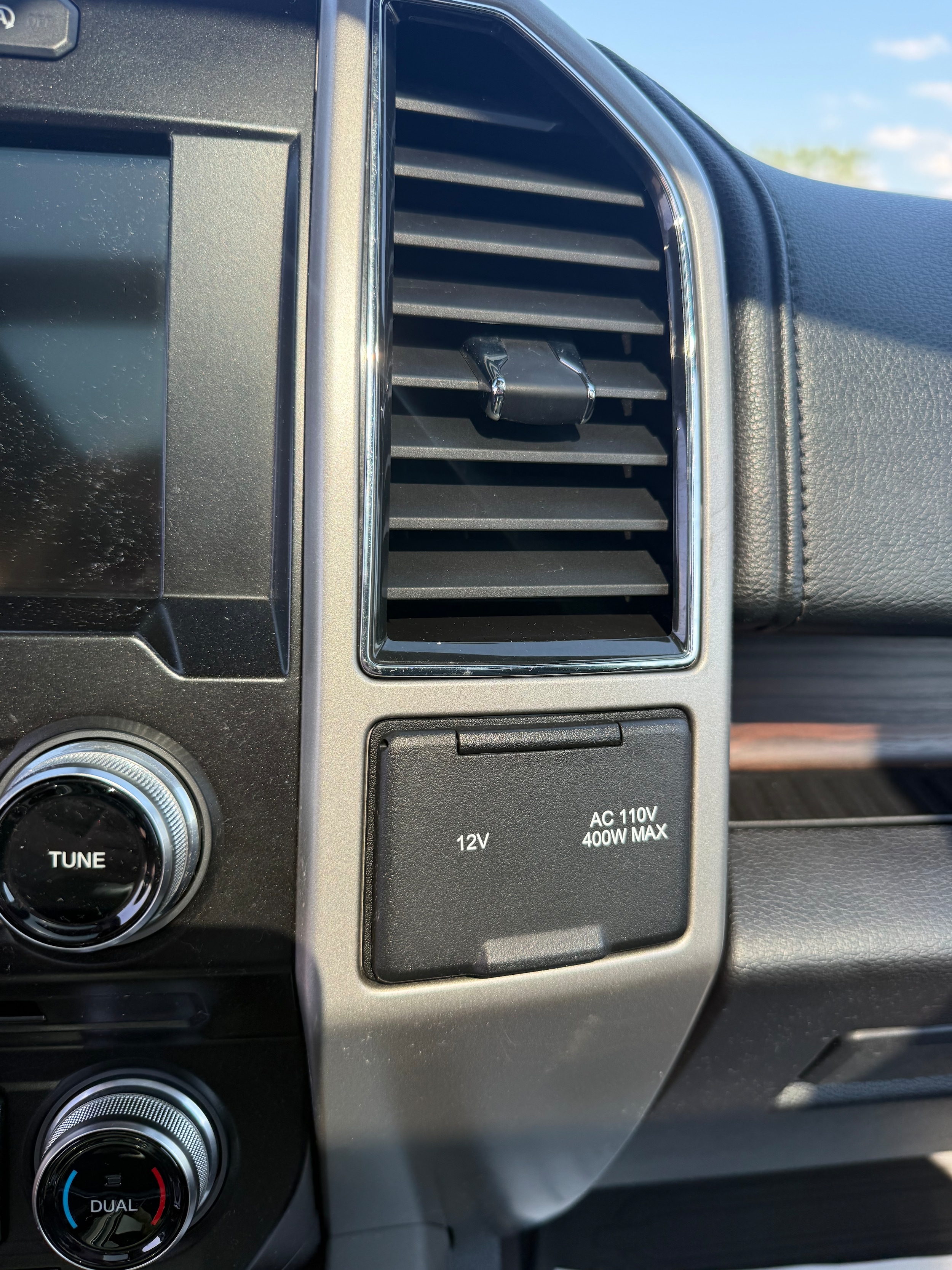 2017 Ford F-150 Lariat - Photo 14