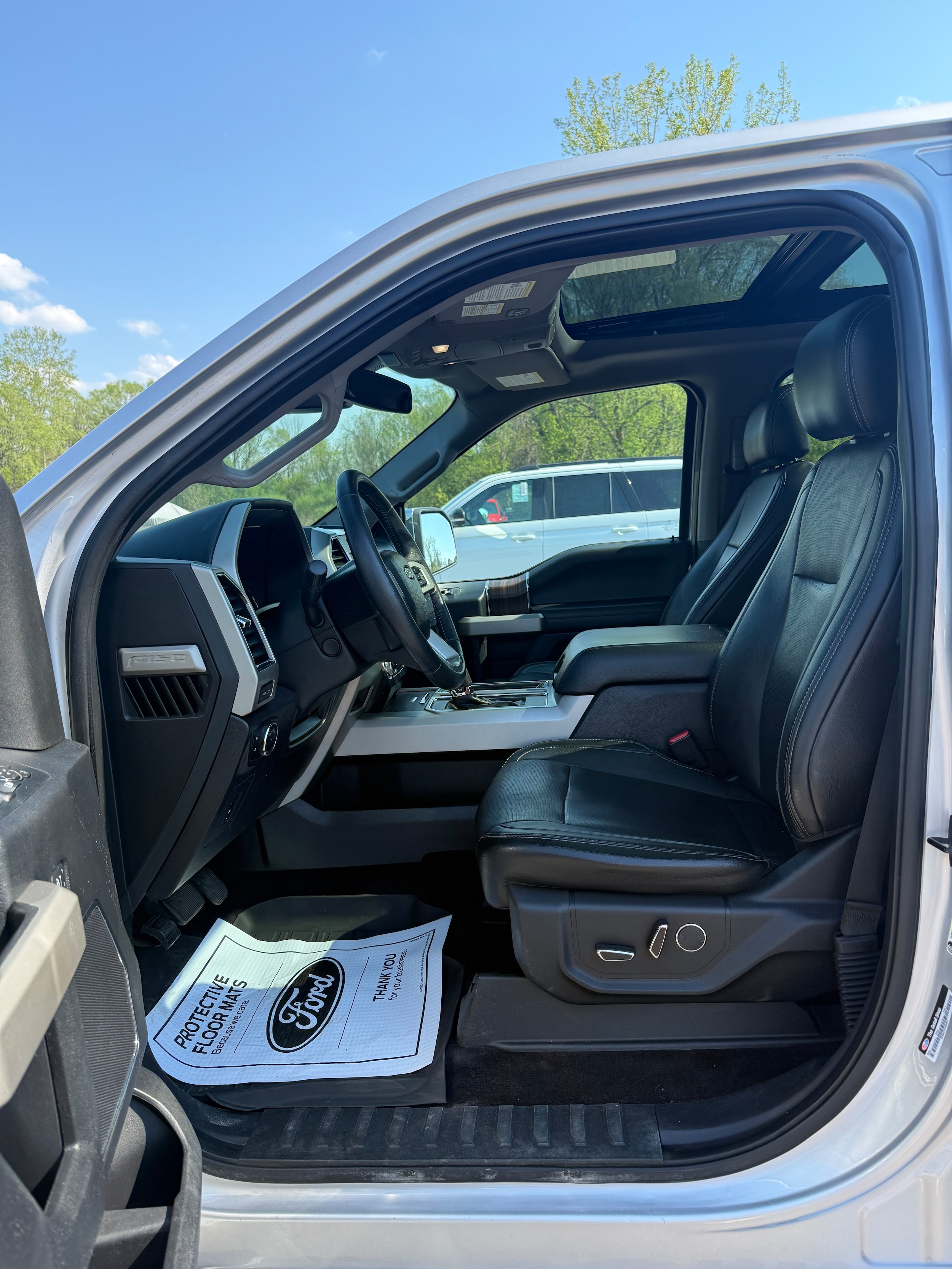 2017 Ford F-150 Lariat - Photo 8