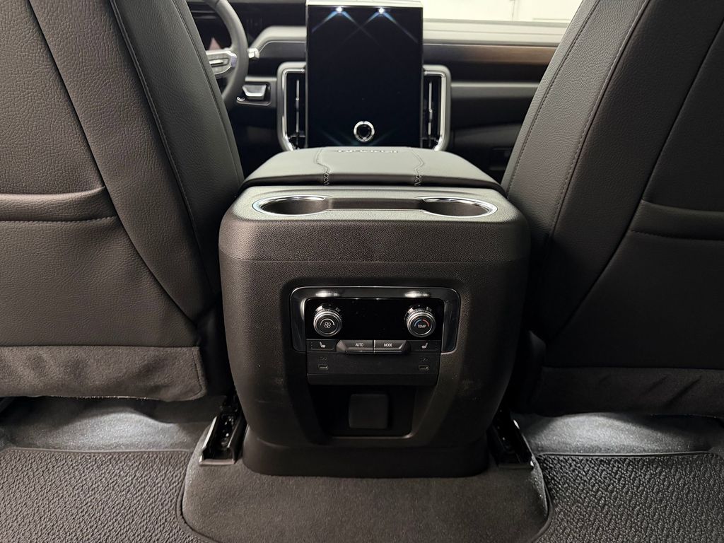 2026 GMC Yukon XL Denali - Photo 23