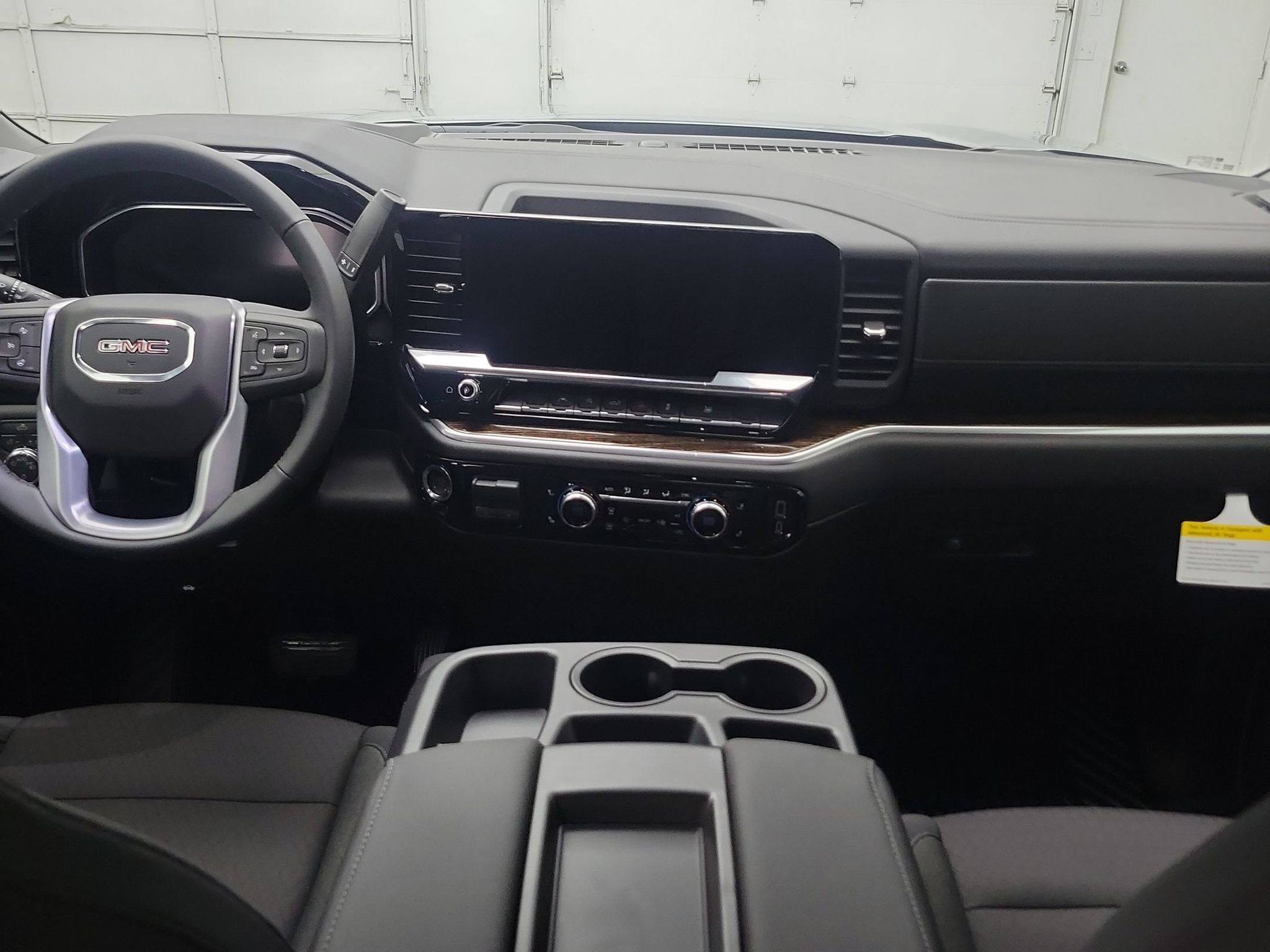 2026 GMC Sierra 1500 SLE - Photo 19