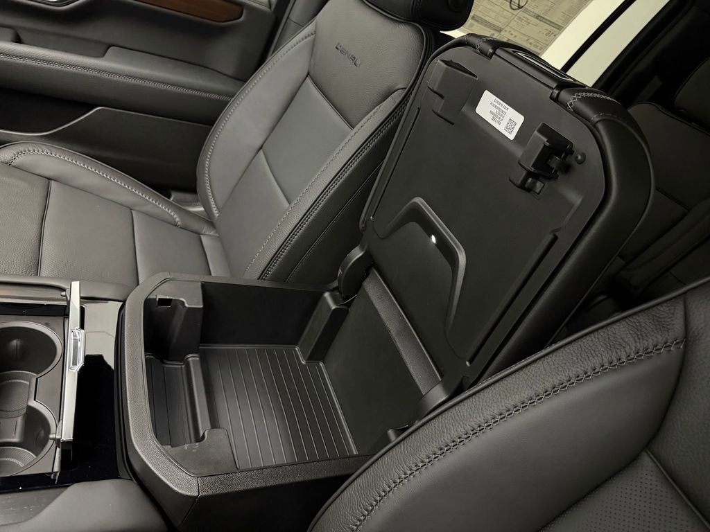 2026 GMC Yukon XL Denali - Photo 29