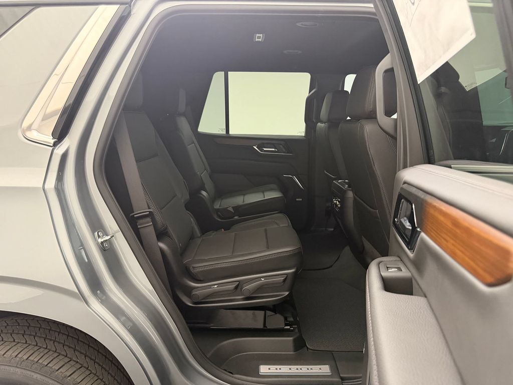 2026 GMC Yukon Denali - Photo 30