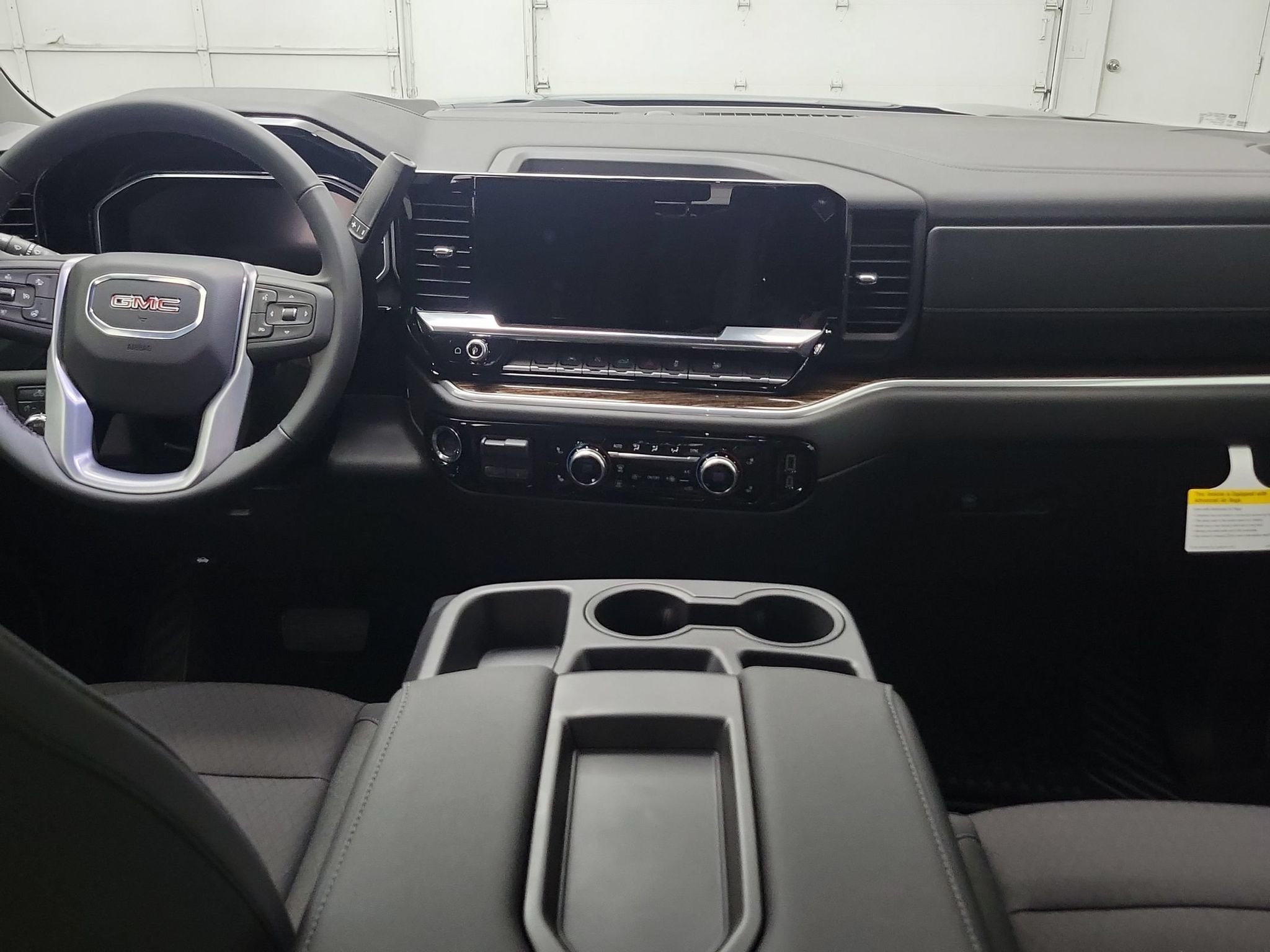 2026 GMC Sierra 1500 SLE - Photo 18