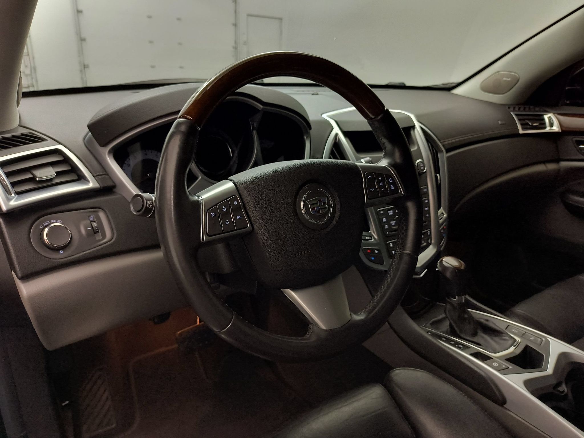 Used 2011 CADILLAC SRX Luxury Collection Crossover