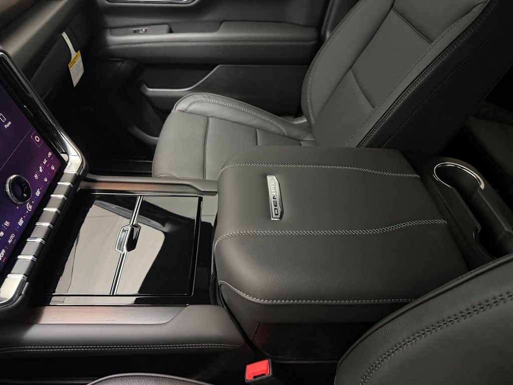 2026 GMC Yukon Denali - Photo 19
